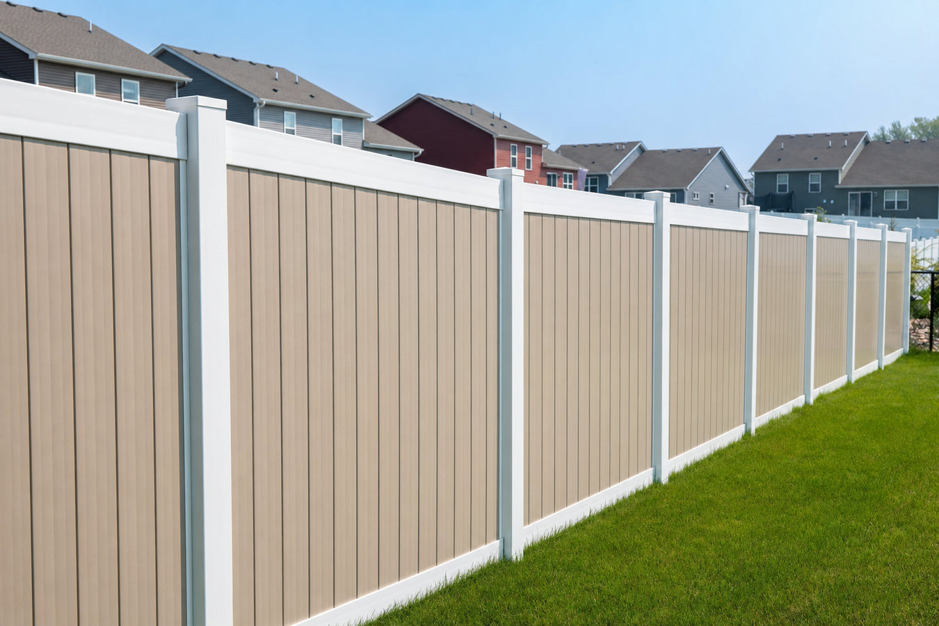 Vinyl fence installation in Napa, CA